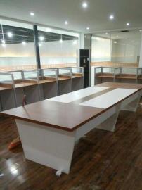 圖渝聚辦公家具廠 一站式專業(yè)定制，打造高效舒適的辦公空間