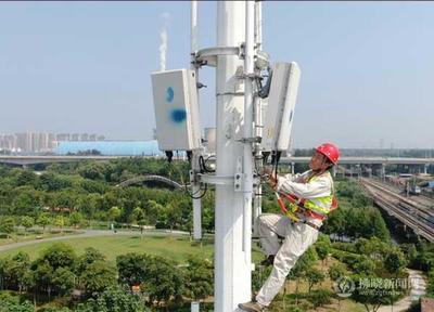 無懼夏日炎熱，以汗水“衛”護通信服務——記通訊設備修理人員的堅守與奉獻